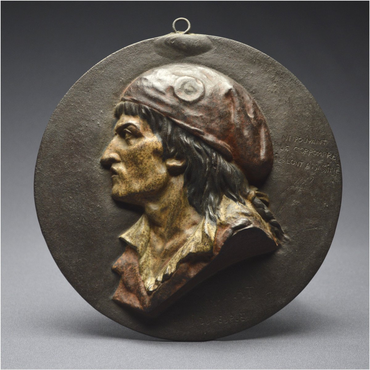 Révolution Française, Fin du XVIIIème siècle, Rare bas-relief en bronze polychrome représentant Jean-Paul Marat