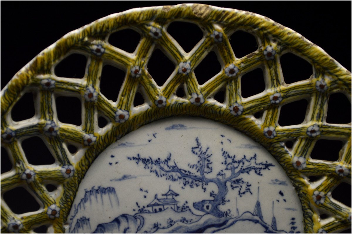 Germany, 18th Century, Openwork Dish In Polychrome Earthenware Decorated With Bucolic Scene And Flowers-photo-3