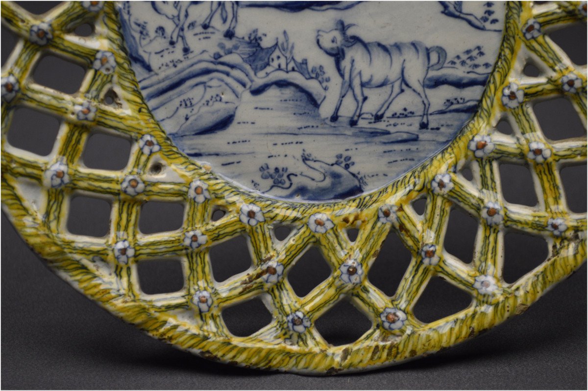 Germany, 18th Century, Openwork Dish In Polychrome Earthenware Decorated With Bucolic Scene And Flowers-photo-4