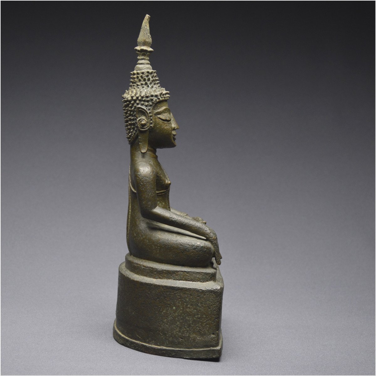 Laos, XVIIIème-XIXème siècle, Bouddha Maravijaya en bronze à patine verte-photo-4