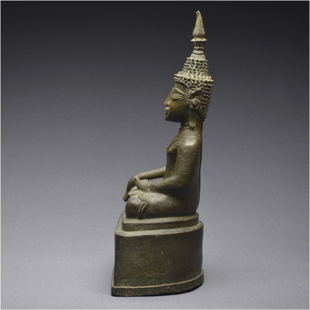 Laos, XVIIIème-XIXème siècle, Bouddha Maravijaya en bronze à patine verte-photo-1