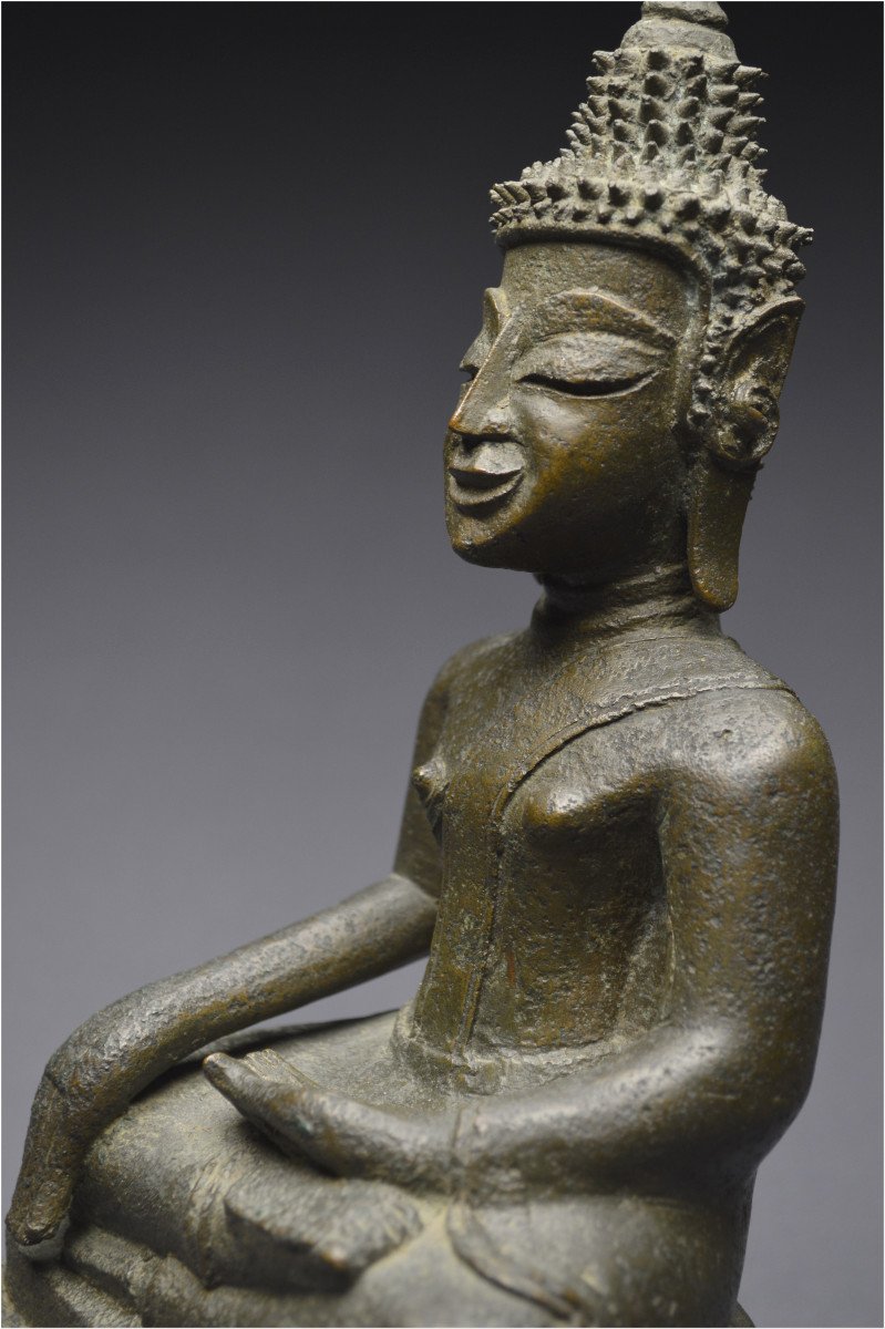 Laos, XVIIIème-XIXème siècle, Bouddha Maravijaya en bronze à patine verte-photo-5