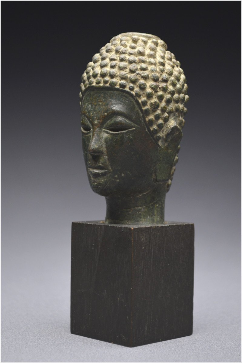 Laos, XVIème -XVIIème siècle, Petite tête de bouddha en bronze à patine sombre-photo-4