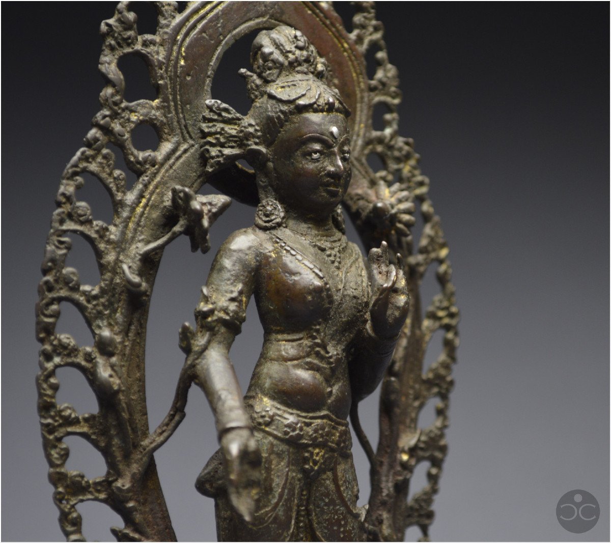 Tibet occidental, XVIème siècle, Représentation de Tara Blanche, Bronze et incrustations d'argent