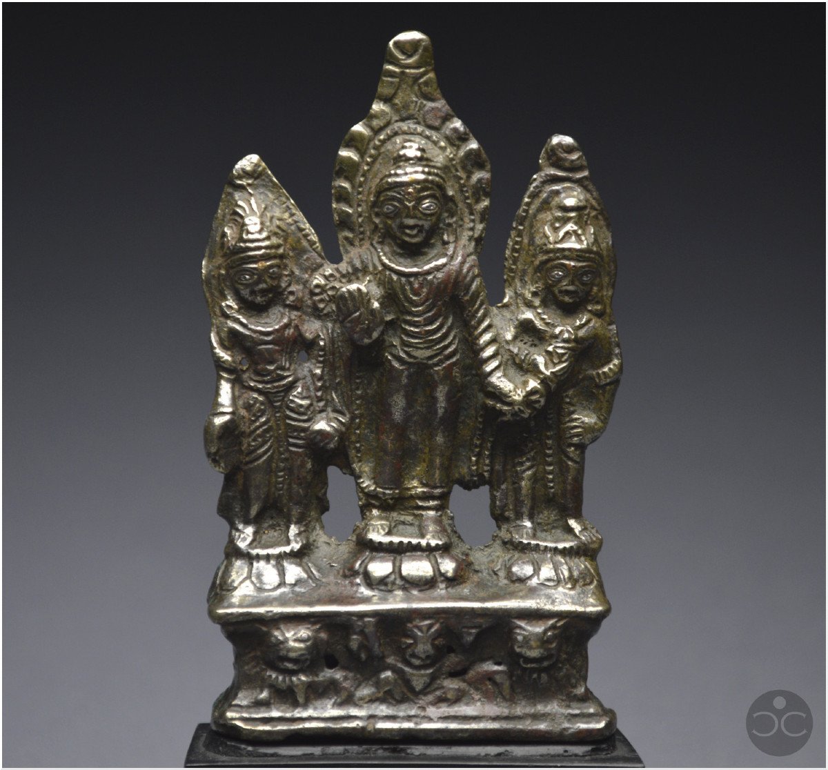 Tibet occidental, Période Médiévale, Xème-XIIème siècle, Bouddha entouré de bodhisattvas, Alliage cuivreux et incrustations d'argent-photo-3