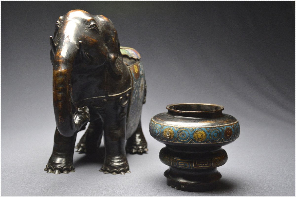 Japan, Meiji Era (1868 - 1912), Large Elephant-shaped Incense Burner In Bronze And Cloisonné Enamels-photo-8