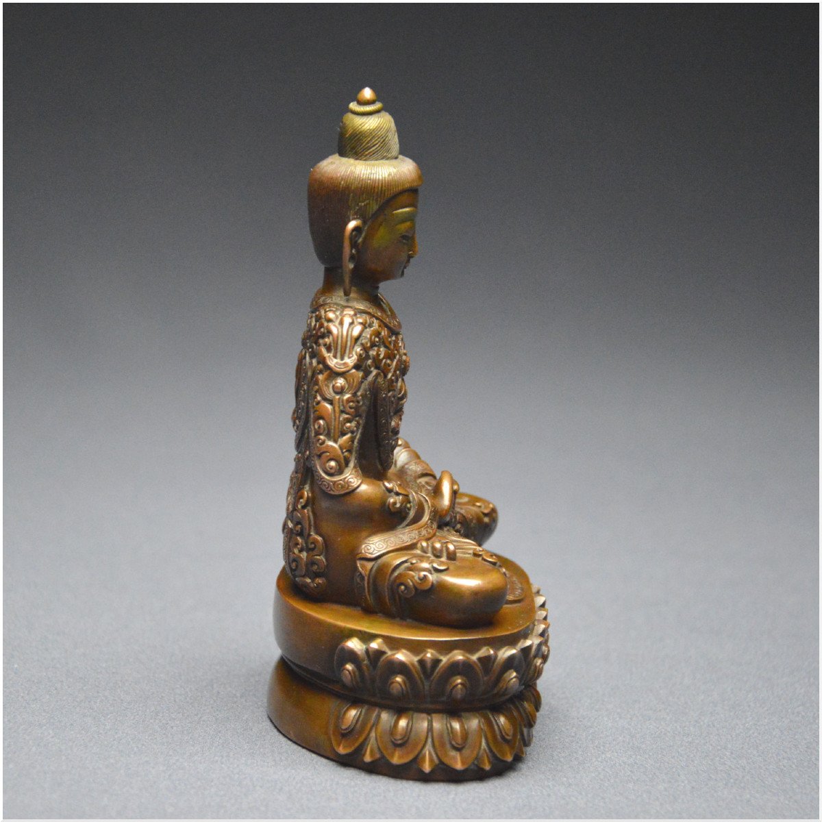 Tibet, Première moitié  du XXème siècle, Représentation de Bouddha en bronze en posture de méditation-photo-2