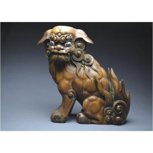 Japon, Époque Edo (1603 - 1867), Important lion gardien en bois avec traces anciennes de laque