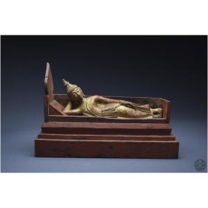 Ancient Kingdom Of Siam, 19th Century, Representation Of Reclining Buddha In Lacquered And Gilded Wood