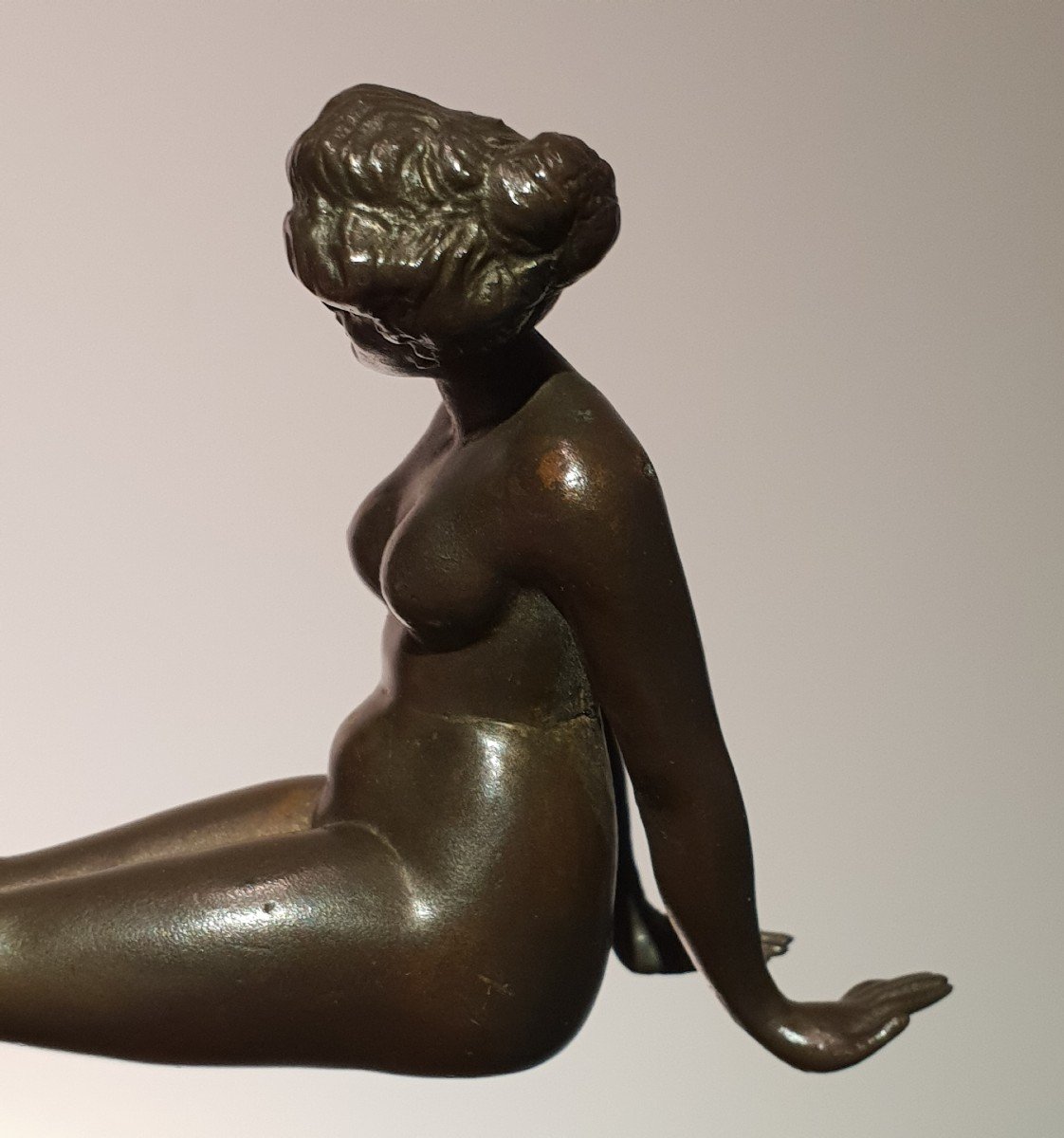 Femme Assise Allongée En Bronze, 20 ème Siècle -photo-4