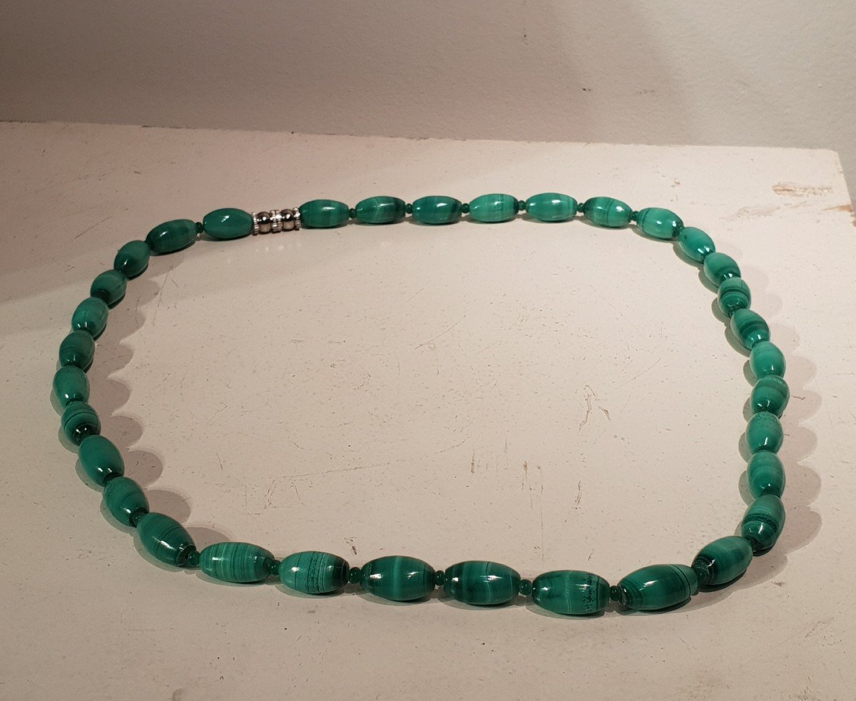 Collier En Perles De Malachite Avec Fermoir