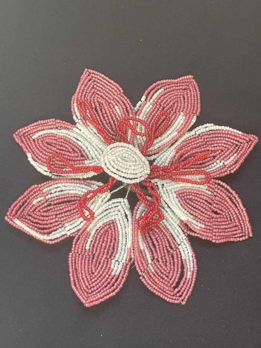 Ensemble De 4 Grandes Fleurs En Perles De Verre, Début 20ème Siècle, French Beaded Flowers -photo-1