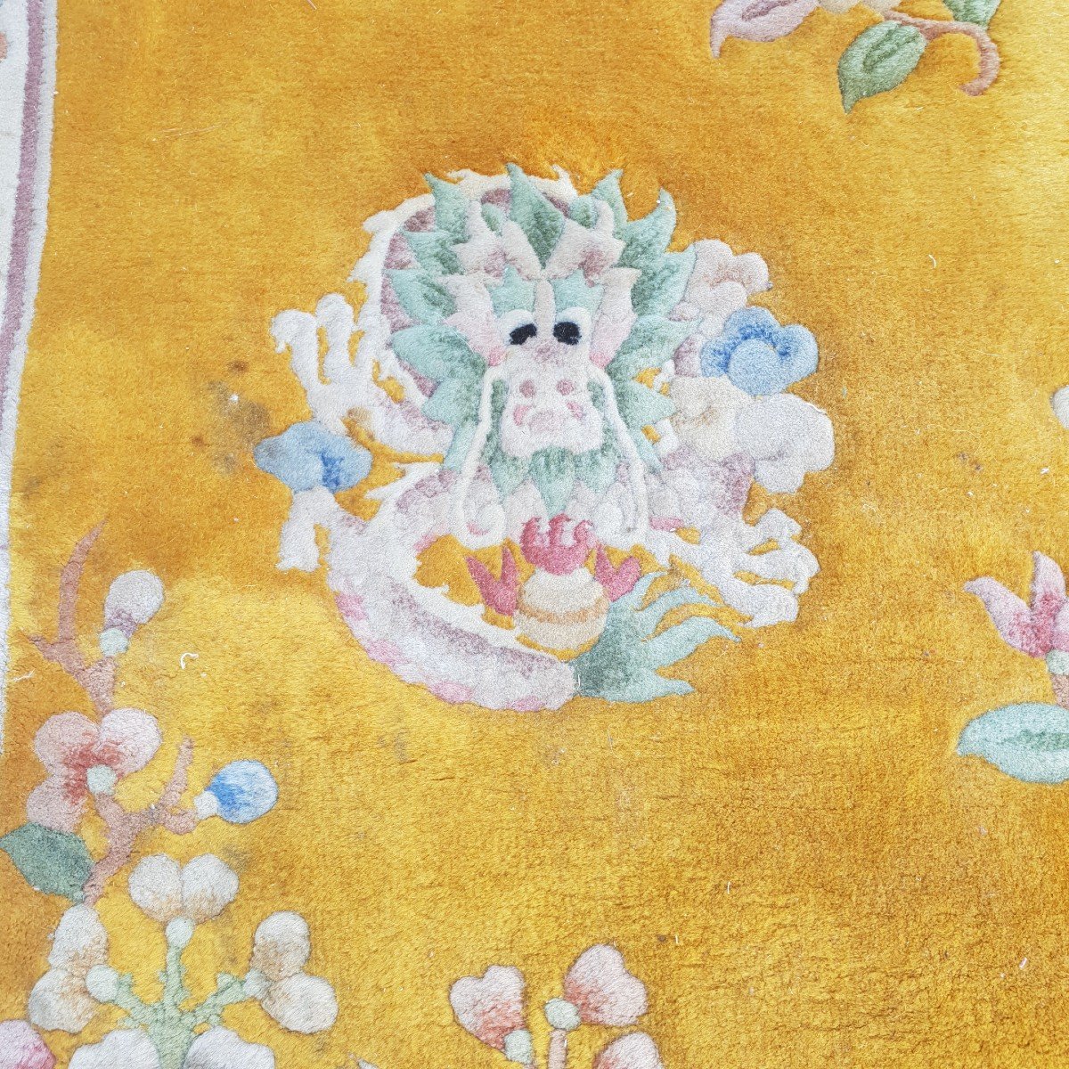 Important Chinese Wool Carpet, 20th. Decor Of Flowers And Dragons-photo-3