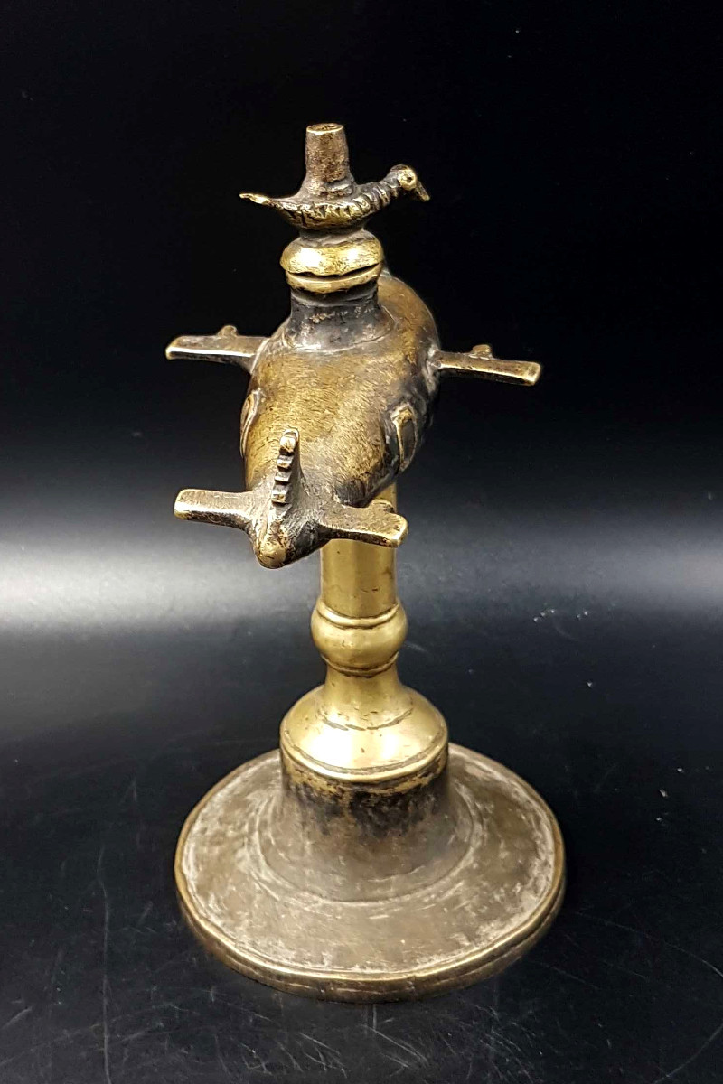 Airplane-shaped Oil Lamp, India-photo-3