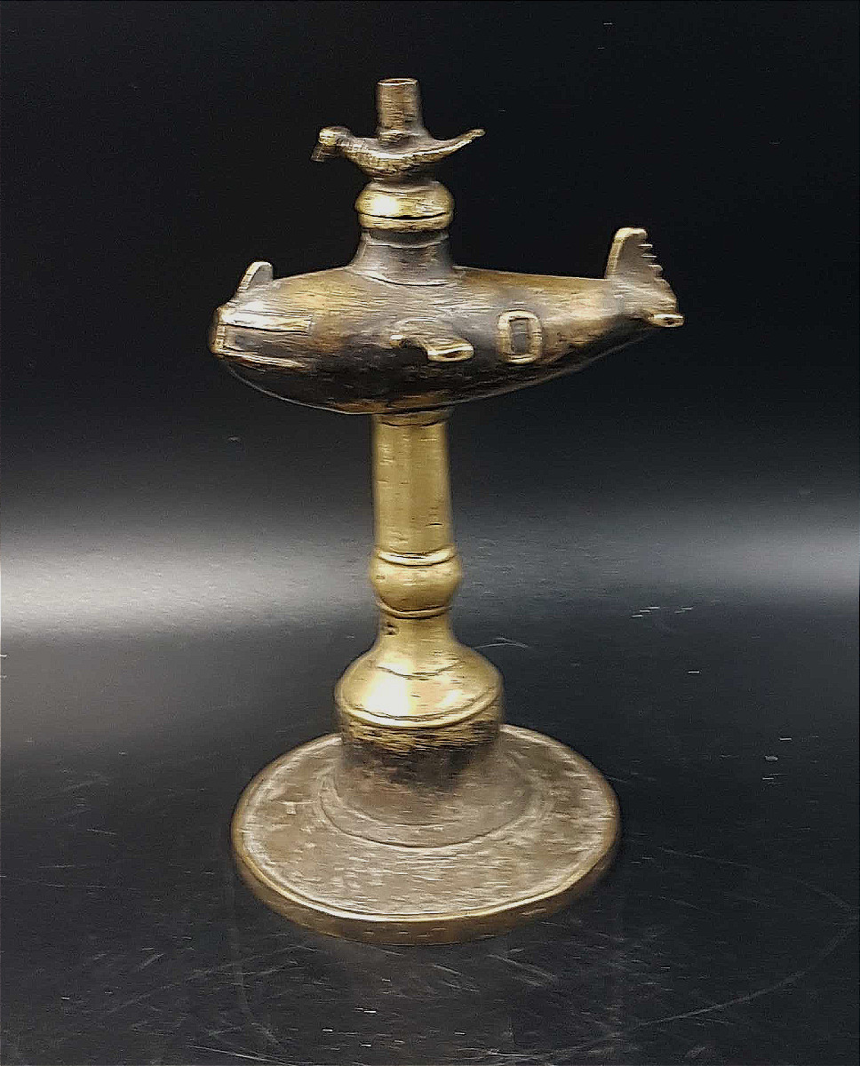 Airplane-shaped Oil Lamp, India-photo-2