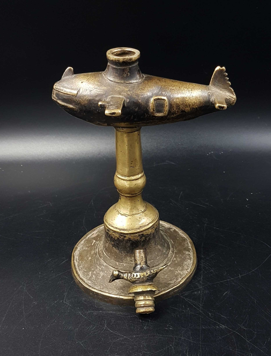 Airplane-shaped Oil Lamp, India-photo-3