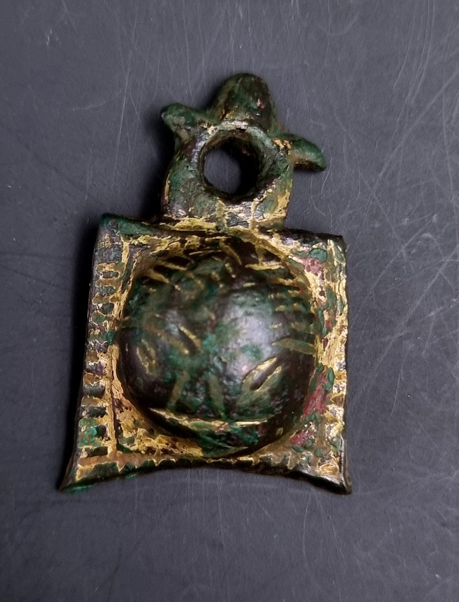 Human Head Pendant In Relief In Gilt Bronze 14th Century Middle Ages Medieval Period -photo-3