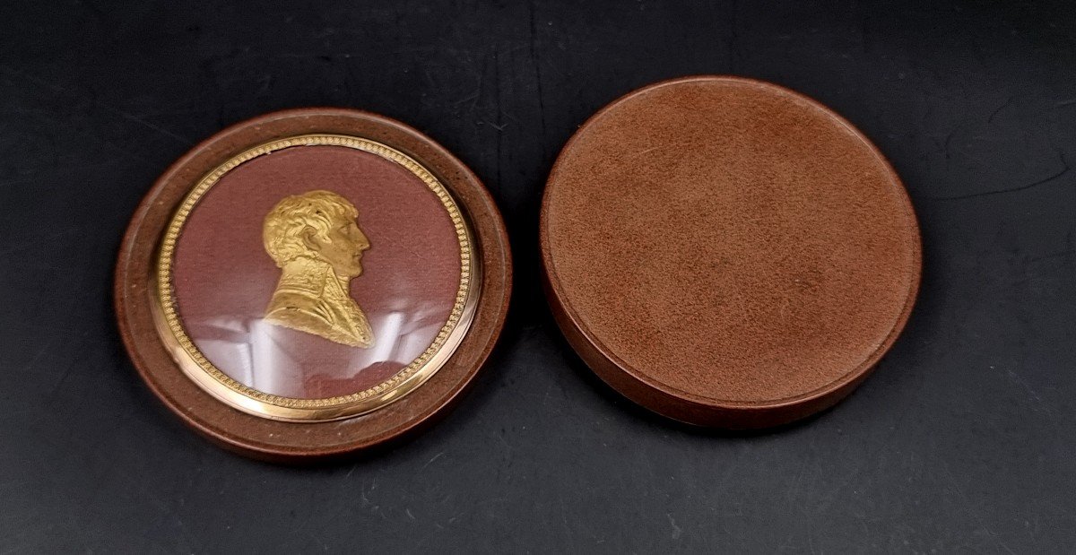 Circular Box With The Profile Of Napoleon Bonaparte  -photo-1