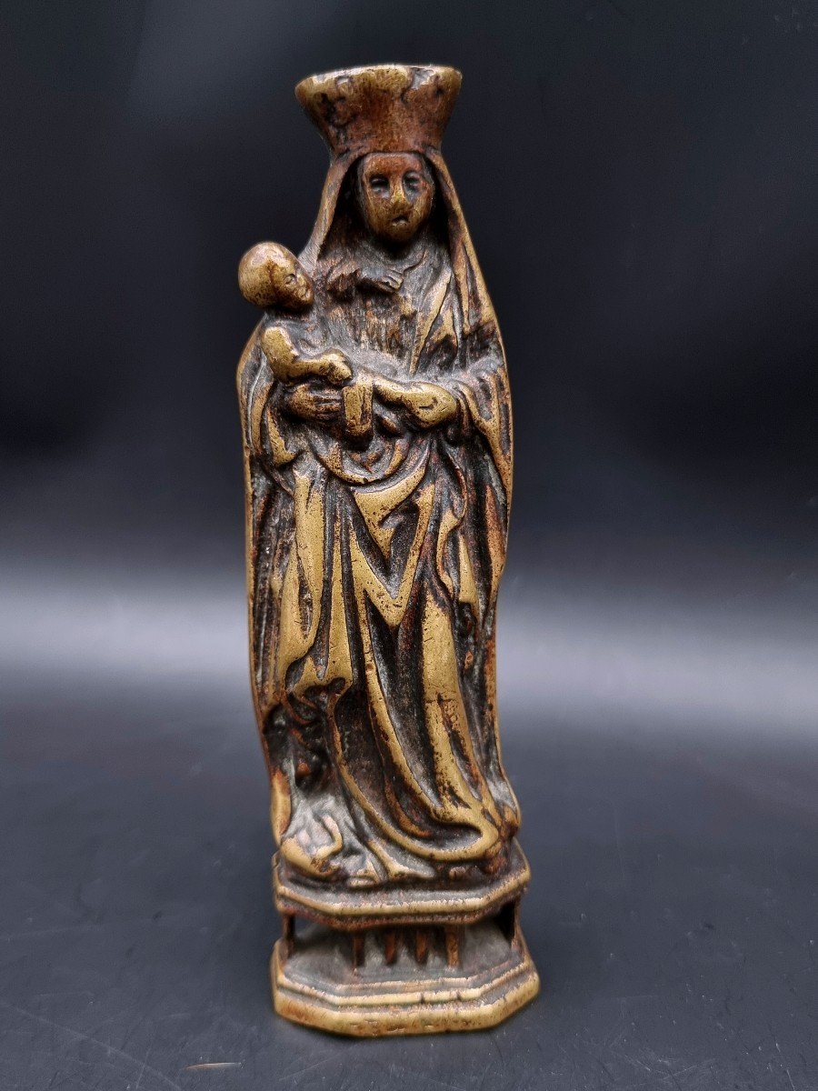 Virgin And Child In Bronze On An Arcaded Base. Type Of The Virgin Of Utrecht-photo-1