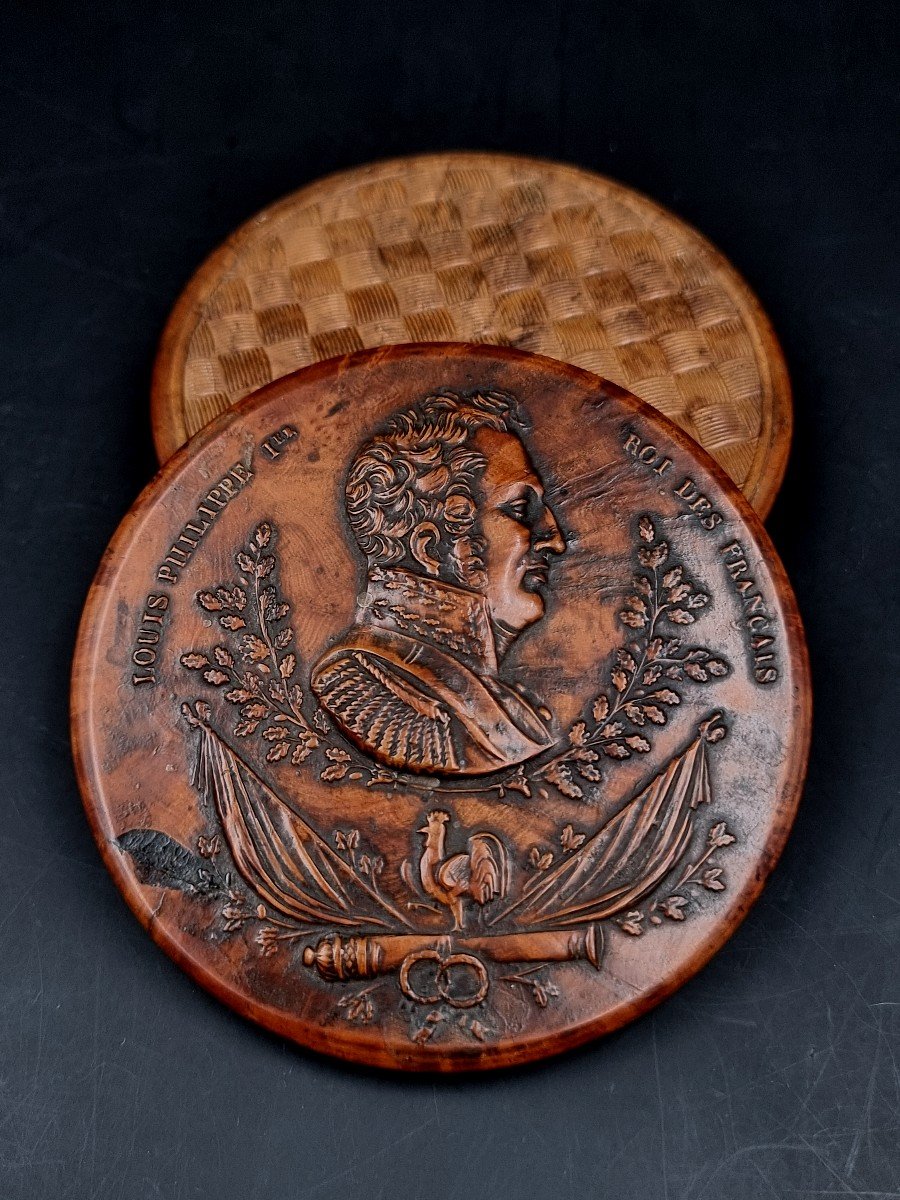 Circular Box In Pressed And Carved Wood Louis Philippe I King Of The French 