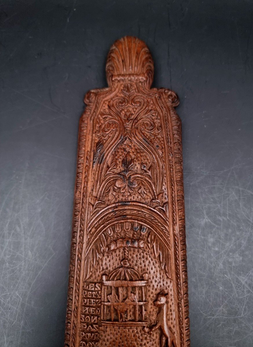 Tobacco Grater In Carved Wood With Scrolls, A Scene With A Fox And A Bird In A Cage -photo-4