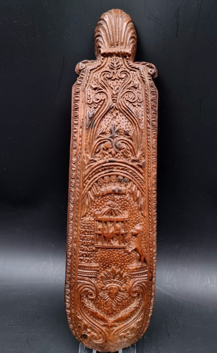 Tobacco Grater In Carved Wood With Scrolls, A Scene With A Fox And A Bird In A Cage -photo-4