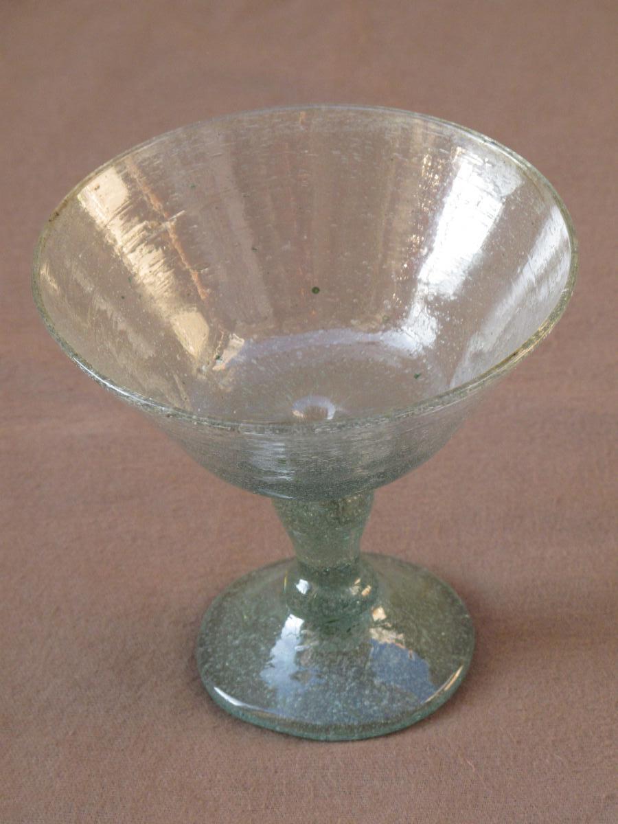 Coupe Sur Pied En Verre époque XVIII ème Siècle Extrêmement Bullée