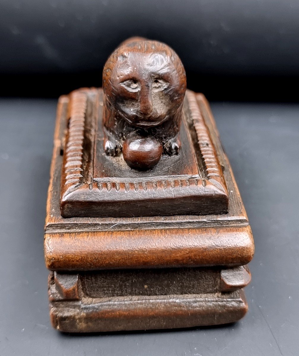 Zoomorphic Snuff Box Representing A Carved Lion Lying Down, Popular Work Of The XIX E Century-photo-4