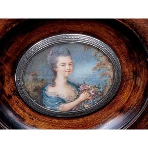 Miniature Représentant Une Femme époque XVIIIe Cueillant Des Fleurs 