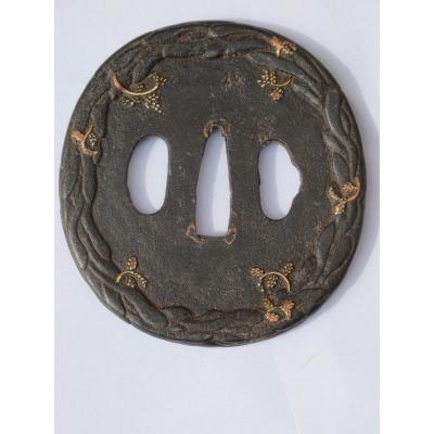 Tsuba Japon Fer Et Incrustations De Pampre