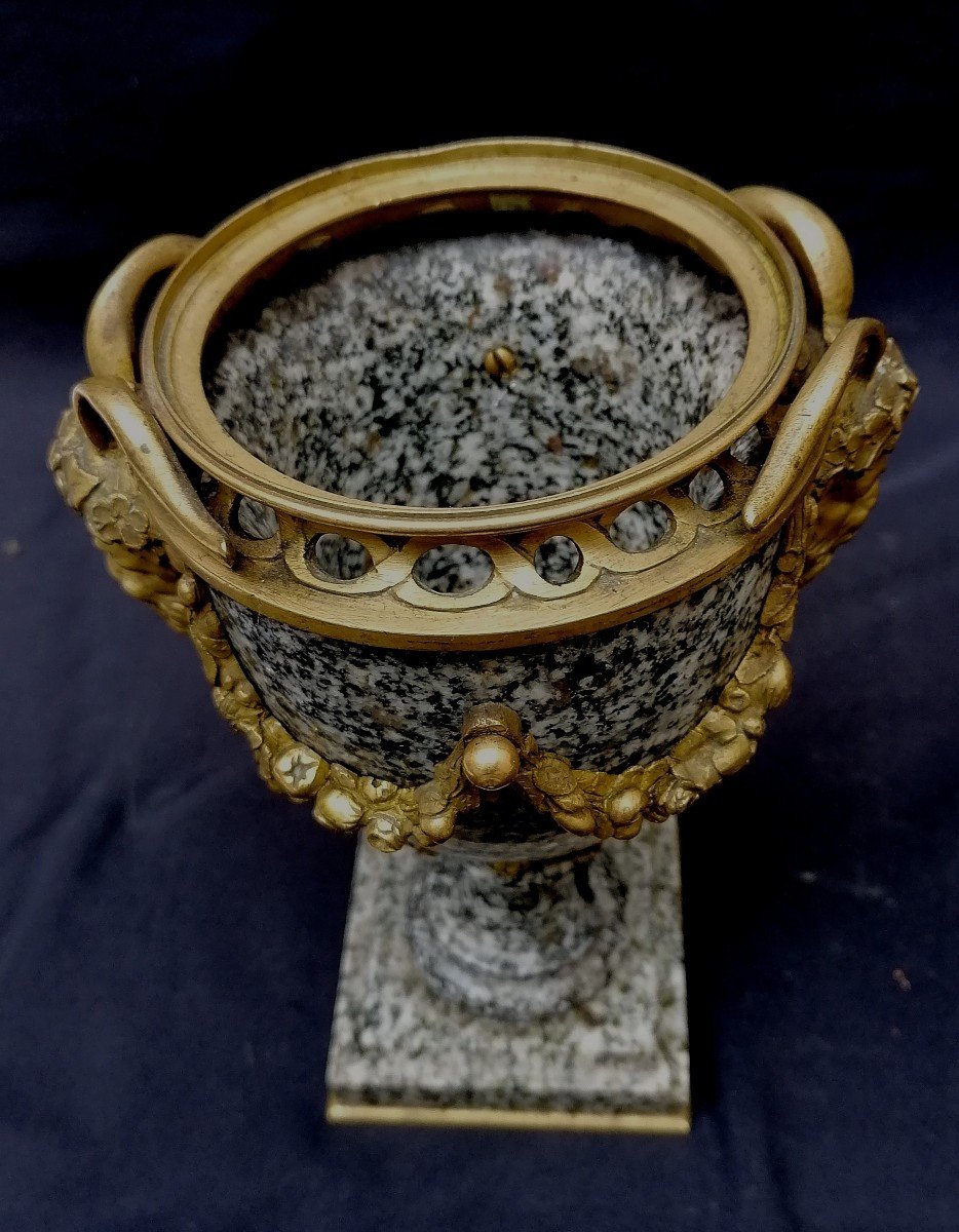Pair Of Cassolettes In Granite And Bronzes Dorés - Epoque XIXeme --photo-1