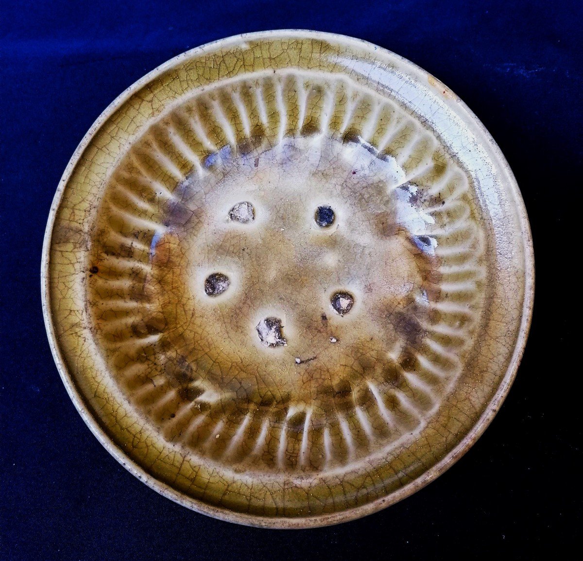  Bowl In Celadon Stoneware - China XII-xiv Eme Century - Modeld Decor -
