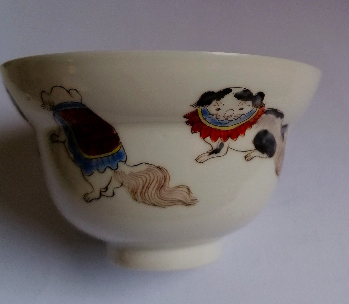 ' Yojibe Hisatomi - Zoshuntei Sanpo' - Porcelaine Arita - Période Edo - Bol Décor Aux Chiens - -photo-3