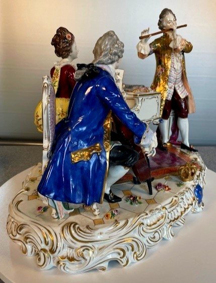 Majestueuse Groupe En Porcelaine -photo-4