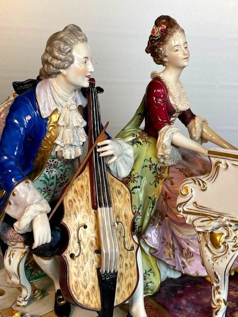 Majestueuse Groupe En Porcelaine -photo-2