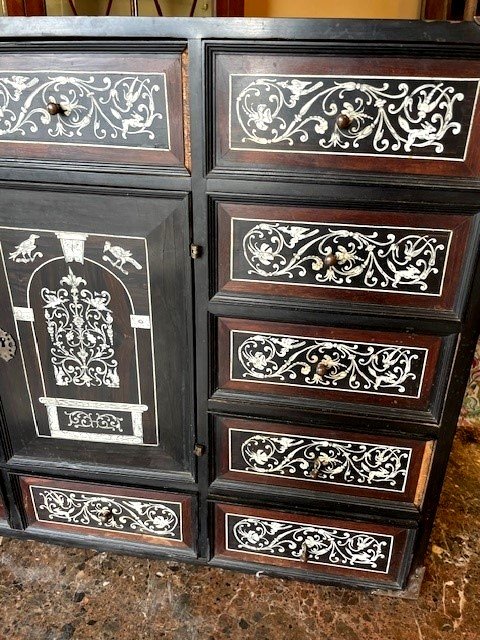 Italian Cabinet -photo-3