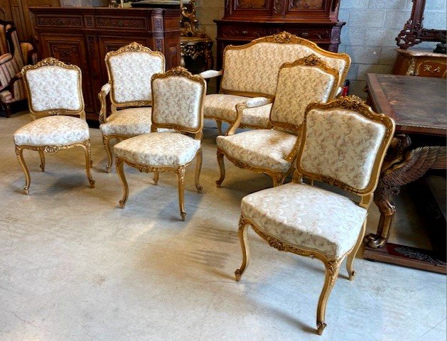 Louis XV Suite In Gilt Wood