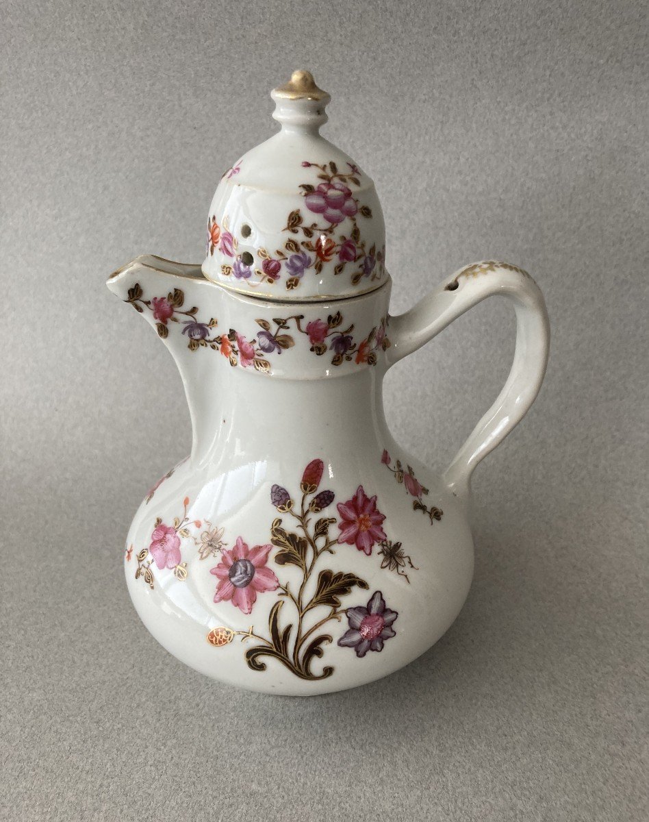 China:   Covered Porcelain Jug 18th Century