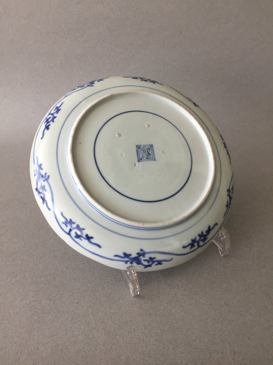 Japon: Assiette Bleu/Blanc dans le style Kakiemon  c1690/1730-photo-4