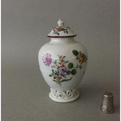 China : Porcelaine Teacaddy 18th Century