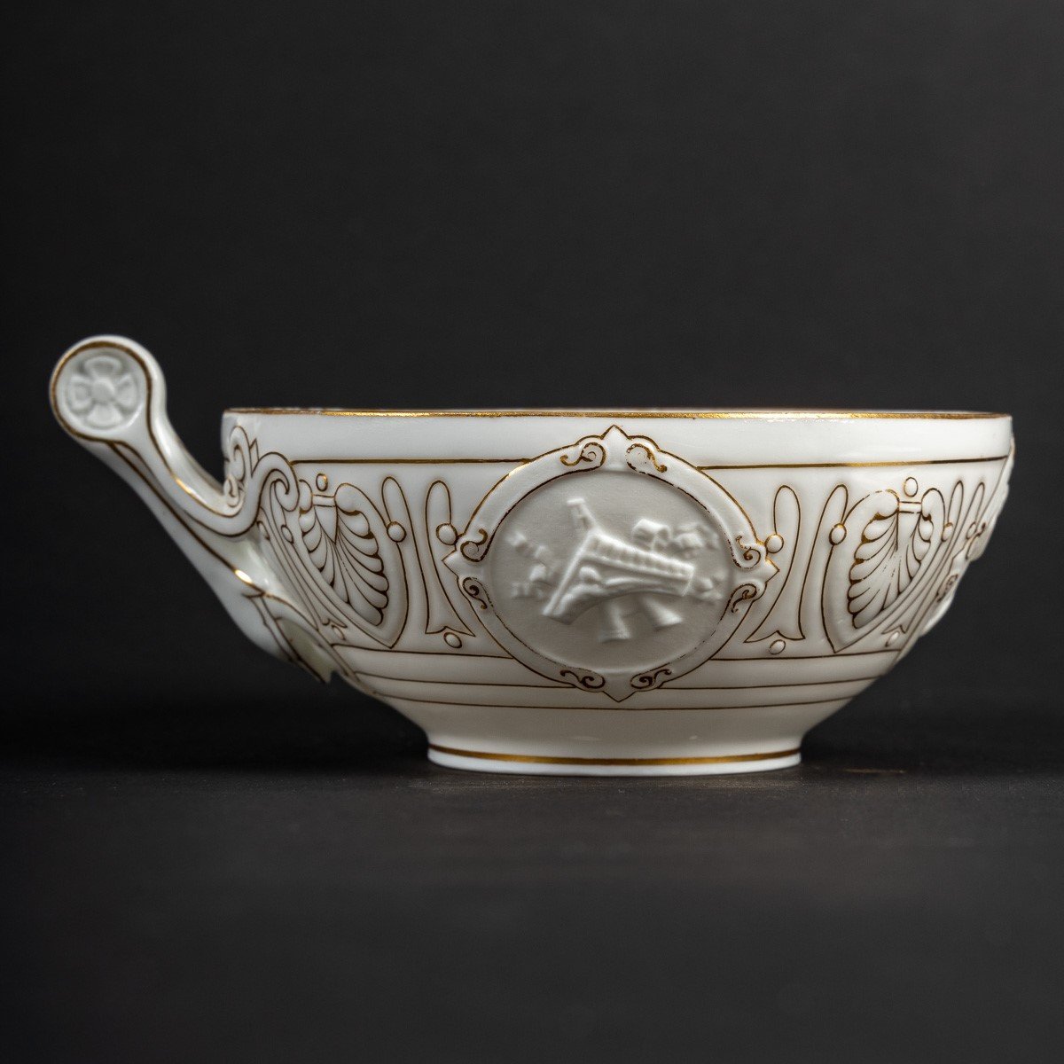 Jean Pouyat: Exceptional Etruscan Cup From The Nubian Service, 1855-photo-1