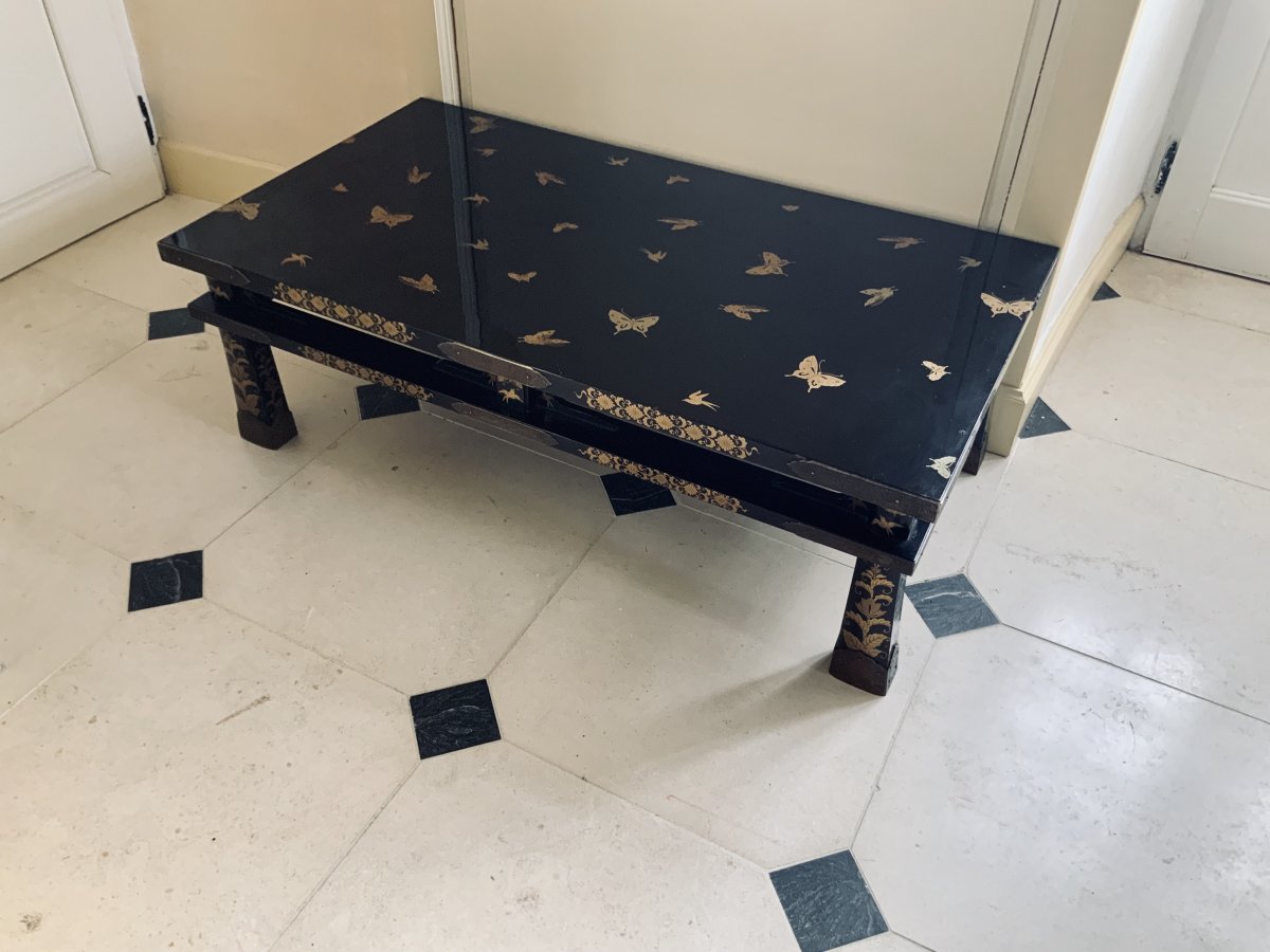 Coffee Table In Black Lacquer And Gold. Meiji Period (1868-1912)