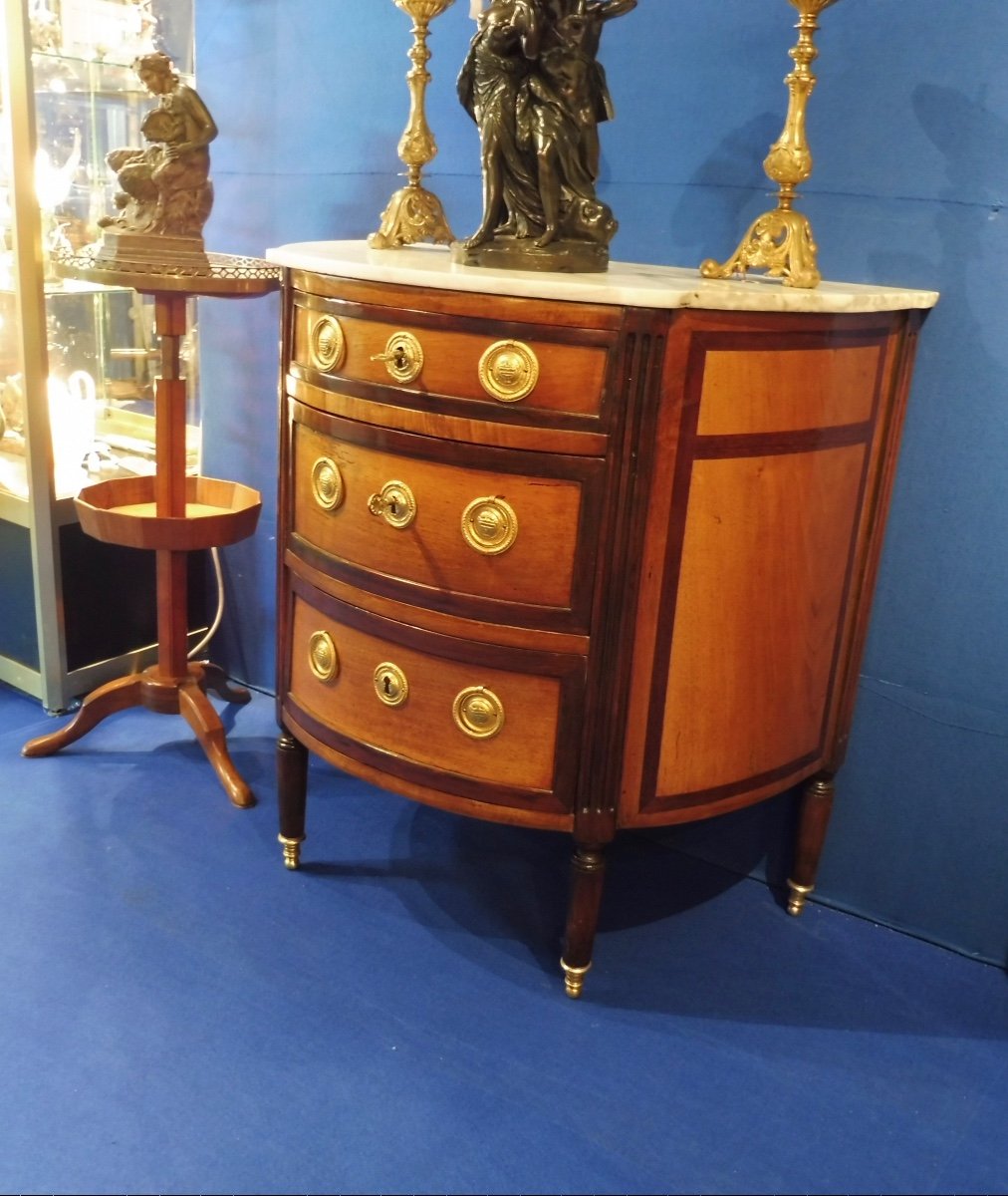 Commode Demi Lune ,époque Lxvi En Noyer Plaqué Et Acajou -photo-2