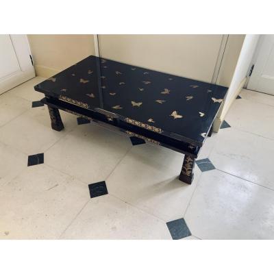 Table Basse En Laque Noire Et Or.  Époque Meiji (1868- 1912 )