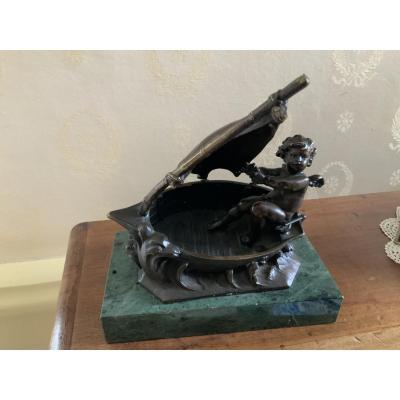 Bronze, Auguste Moreau « angelot  Dans  Une  Barque »