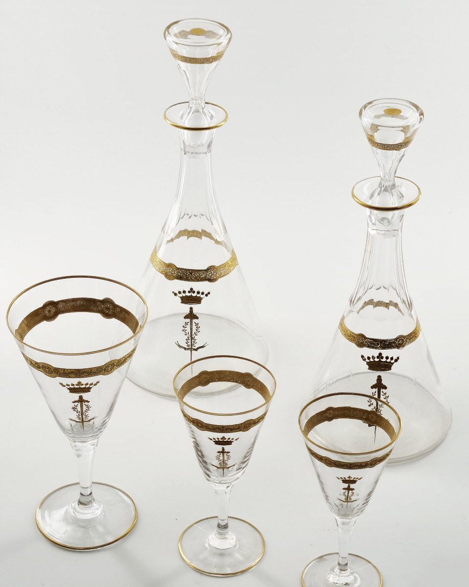 Very Beautiful Set Of 19th Century Gilded Crystal Glasses, Coat Of Arms Under Crown, 30 Pieces-photo-2