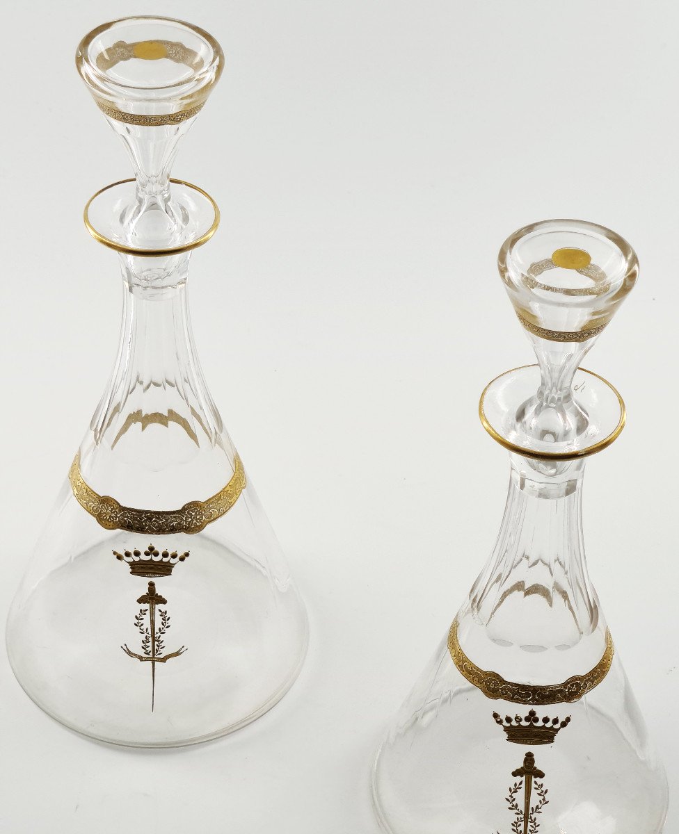 Very Beautiful Set Of 19th Century Gilded Crystal Glasses, Coat Of Arms Under Crown, 30 Pieces-photo-4