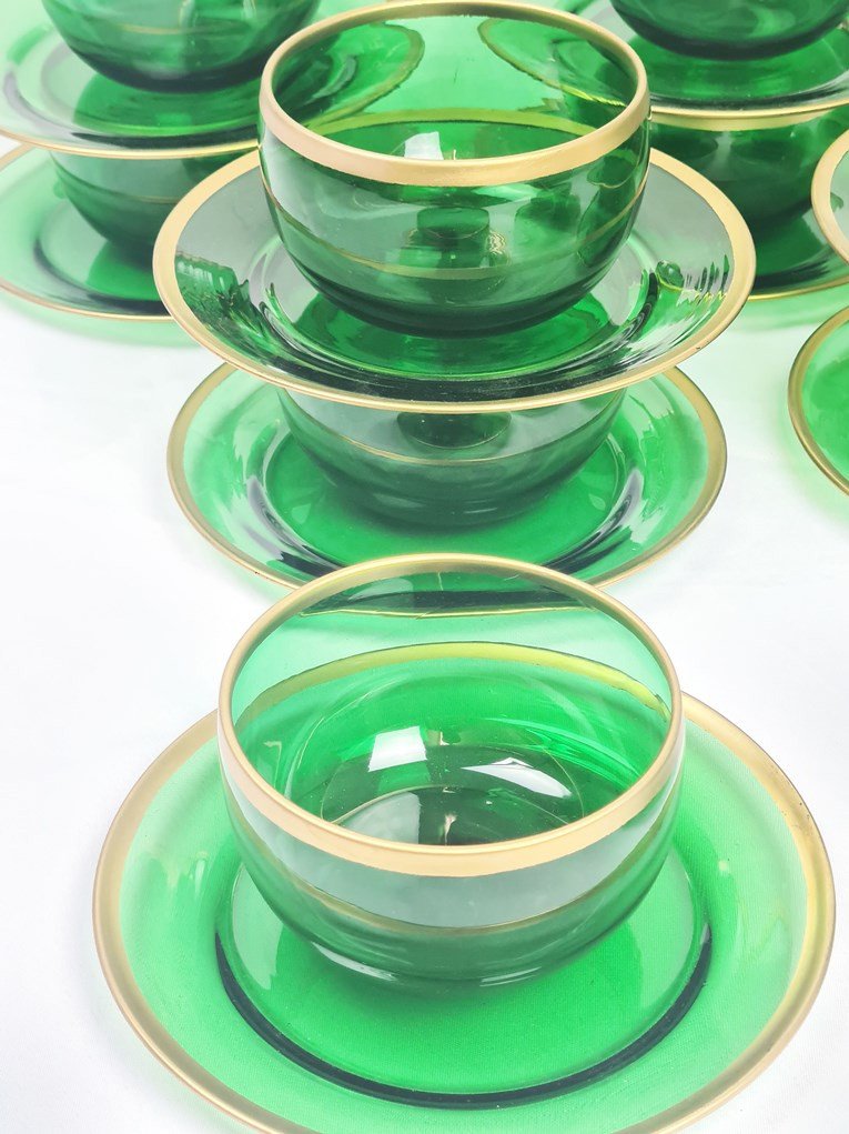 Set Of 16 Green Crystal Bowls And Plates With Large Gold Fillet, Late 19th Century.-photo-2