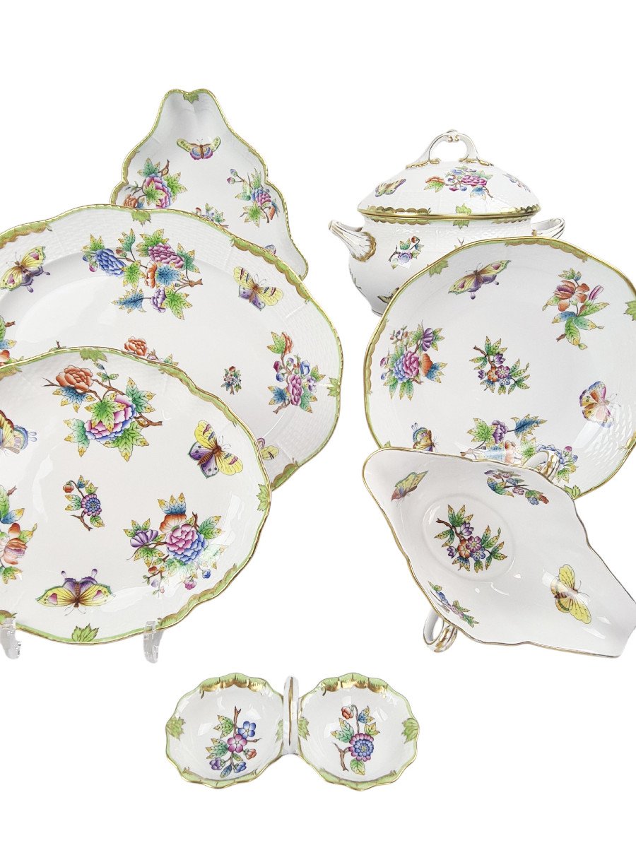 Magnifique Service De Table En Porcelaine De Herend, Modèle Reine Victoria, 66 Pièces.-photo-3