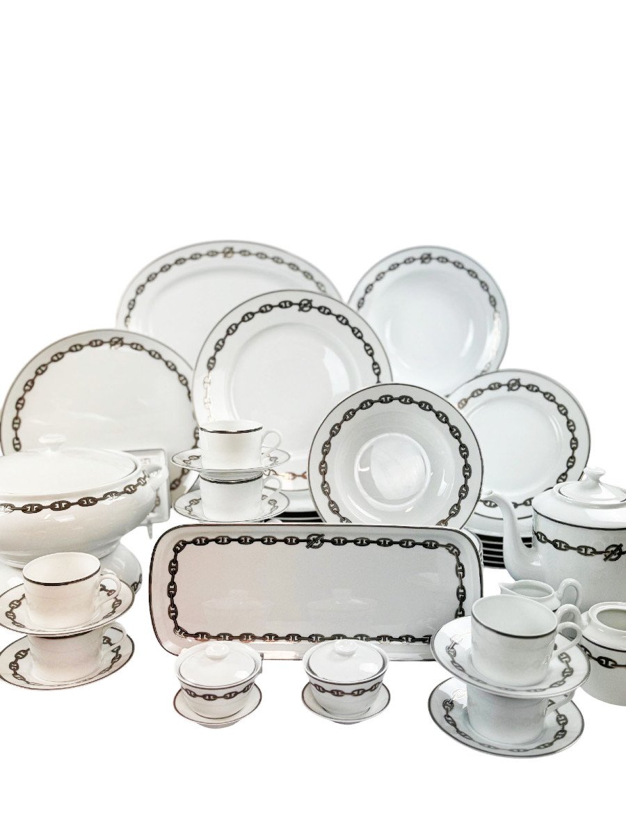 Porcelain Dinner Service, Maison Hermès, Platinum Anchor Chain Model, 61 Pieces.